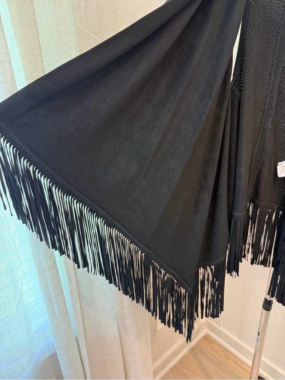 Sleeveless Fringe Open Vest in Black - Picture 2 of 3